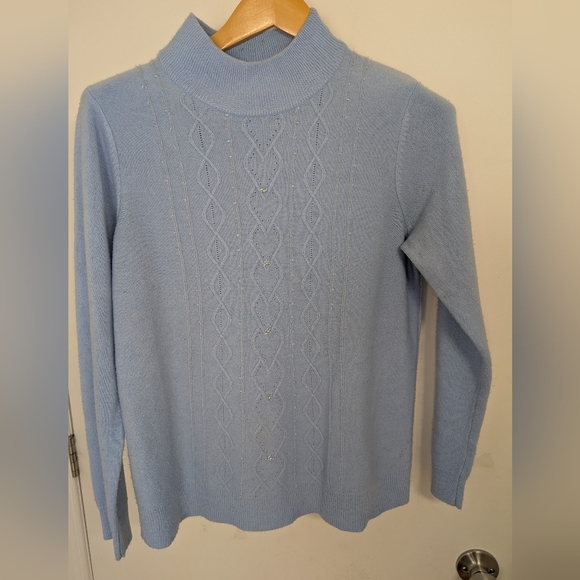 BABY BLUE CABLE KNIT SWEATER WITH BEADS SIZE SMALL - Picture 3 of 6